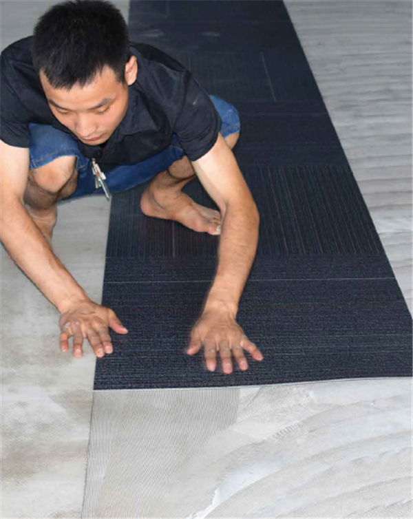 塑膠地板施工