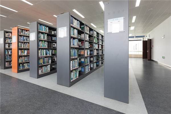 圖書館塑膠地板