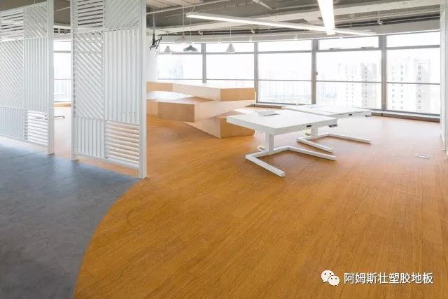 阿姆斯壯塑膠地板